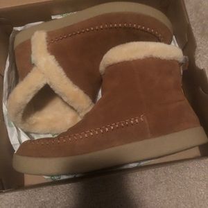 Sanuk Booties